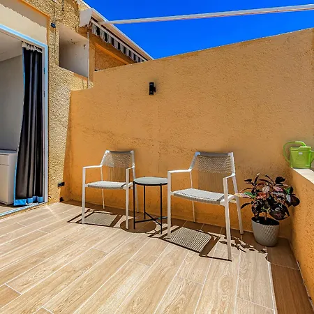 Апартаменты Newly Renovated 2 Min From Playa La Arena