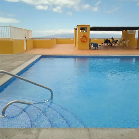 Apartment Newly Renovated 2 Min From Playa La Arena